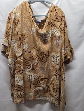 Liz & Me Beige and Brown Animal Print Top Short Sleeve Mature Plus